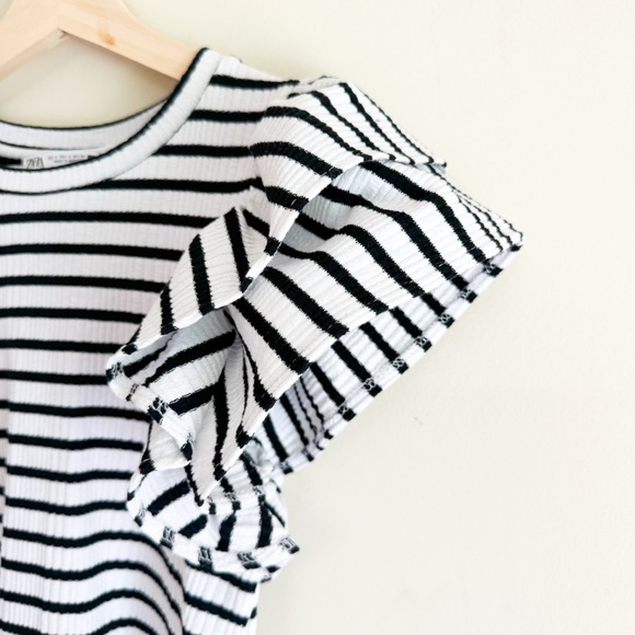 Zara Ruffled Sleeve Tee Size Small - Picture 3 of 6